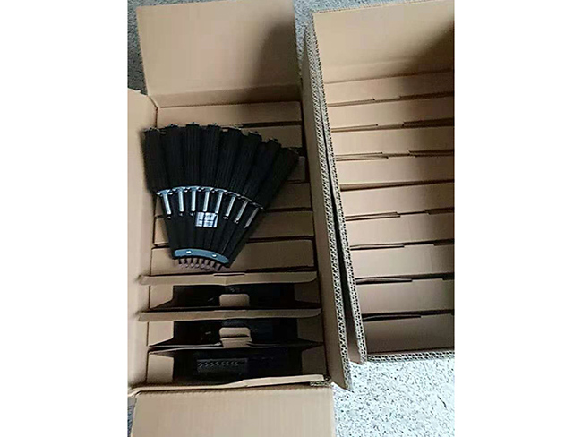 可根据客户个性化需求，订单制造提花织机，翻新织布机等，可提供剑杆织机，喷气织机，喷水织机等改造与翻新